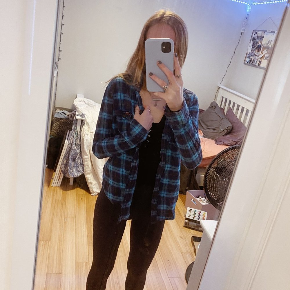 HOLLISTER Blue Plaid Flannel size Small